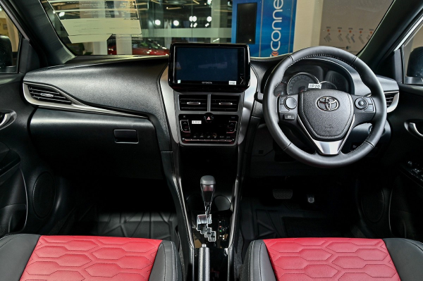 «Другой» Toyota Yaris пережил очередной рестайлинг