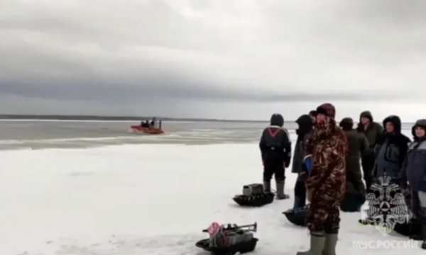 Более 80 рыбаков спасли с дрейфующих льдин