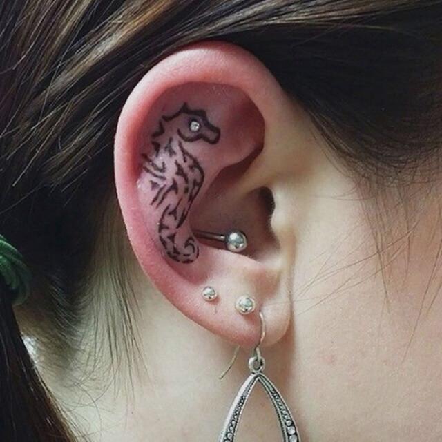 Идеи татуировок на уши