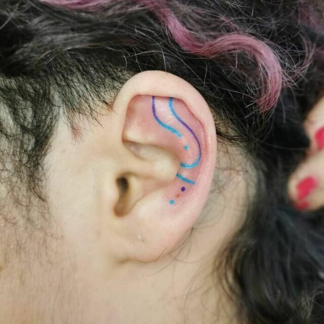 Идеи татуировок на уши
