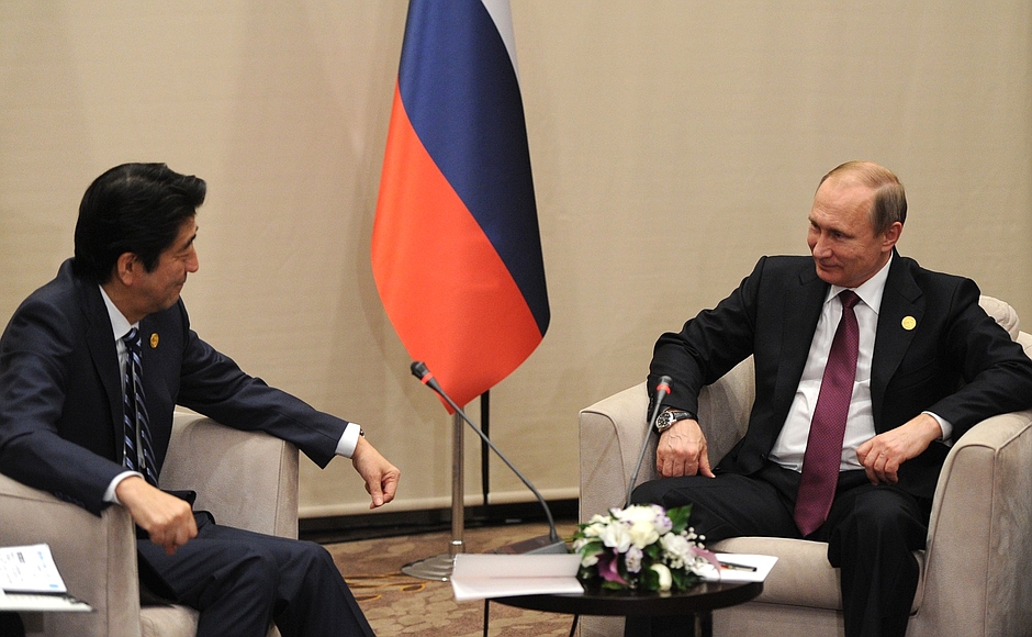 Владимир Путин провел встречу с Премьер-министром Японии Синдзо Абэ