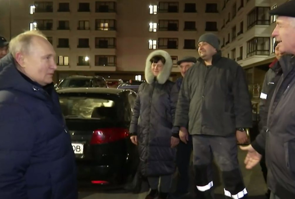 Путин впервые лично посетил Донбасс и осмотрел Мариуполь