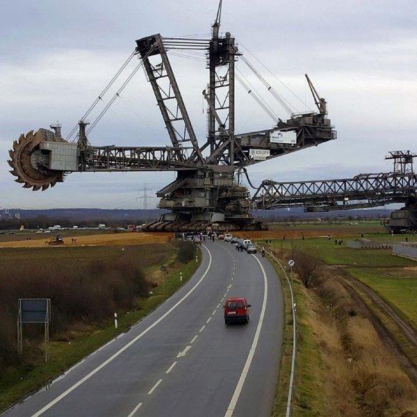 "Гиганты из стали": подборка самых больших машин на планете