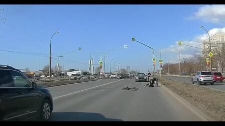 
Водитель BMW проскочил на красный и сбил велосипедиста в Тольятти    